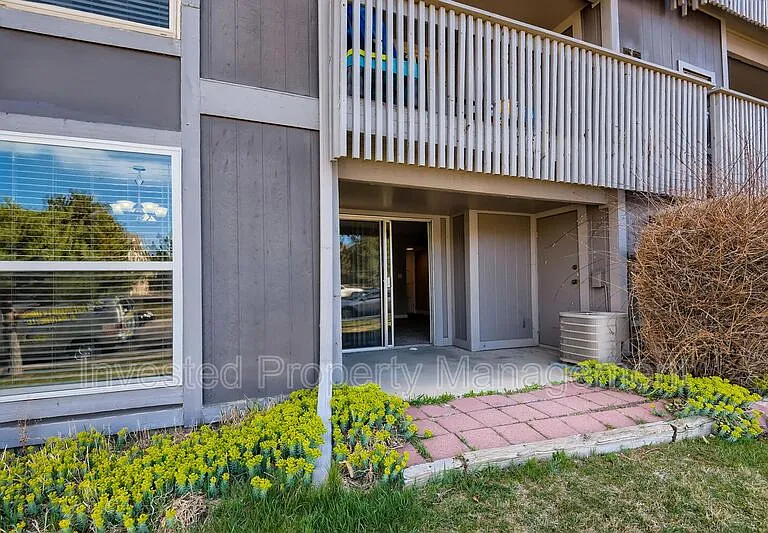 7332 S Xenia Cir #B — Photo 1