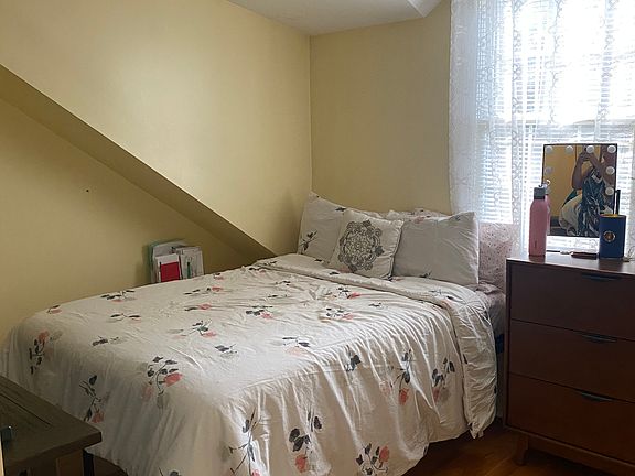4th image of 259 Reeds Ln