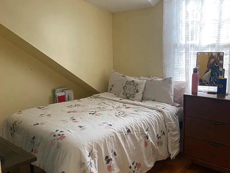 259 Reeds Ln — Photo 4