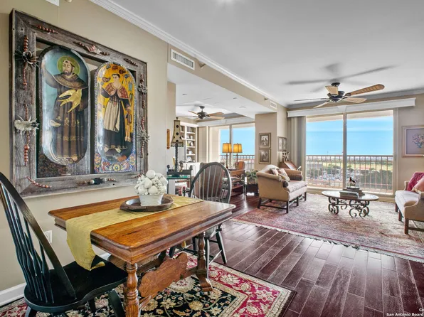1 Towers Park Ln #1015, San Antonio, TX 78209