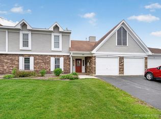 829 Chasefield Ln APT 1, Crystal Lake, IL 60014