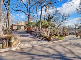 2 Riverview Terrace, Smithtown, NY 11787