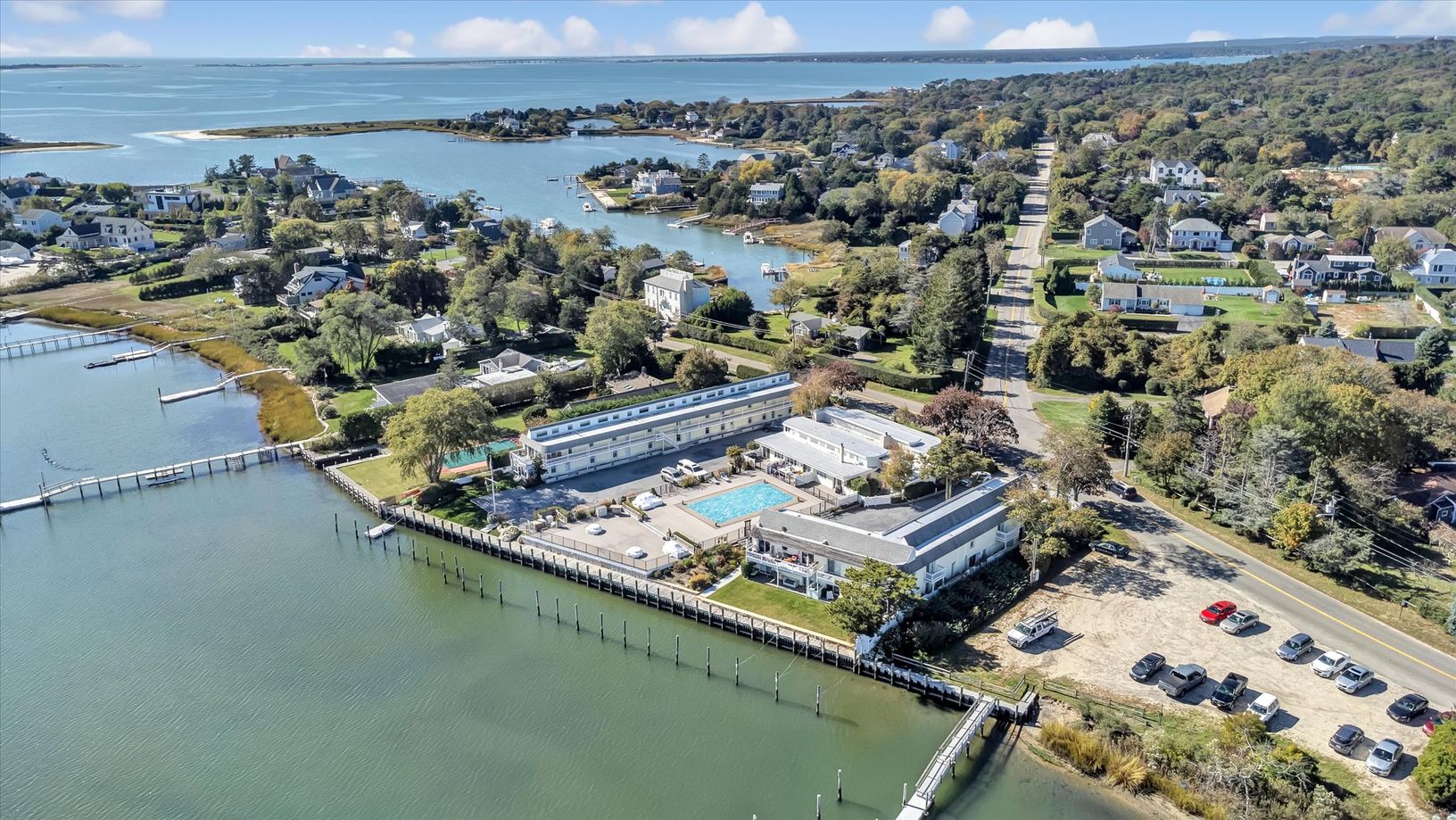 30 Little Neck Rd, Southampton, NY 11968 Out East