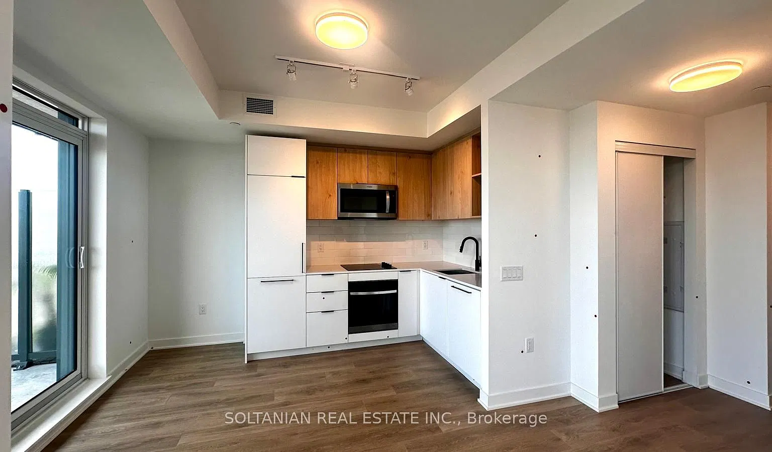 Studio, $2,100 — Photo 2