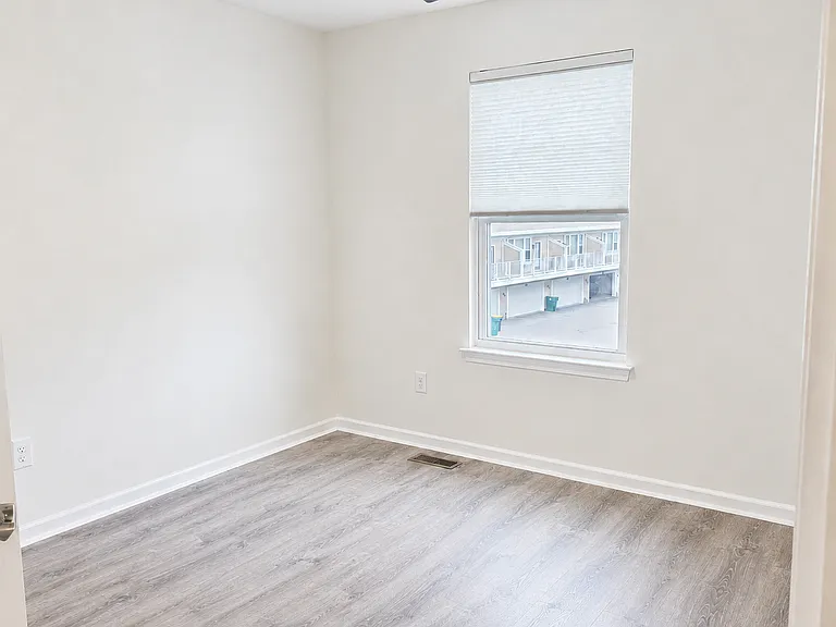 655 Jenny Way — Photo 8