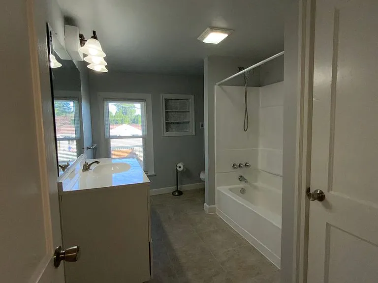 6231 High St — Photo 2