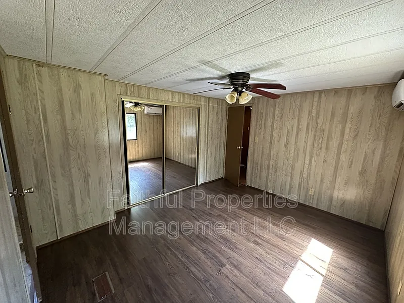 3 bed, 2.0 bath, $1,095 — Photo 3