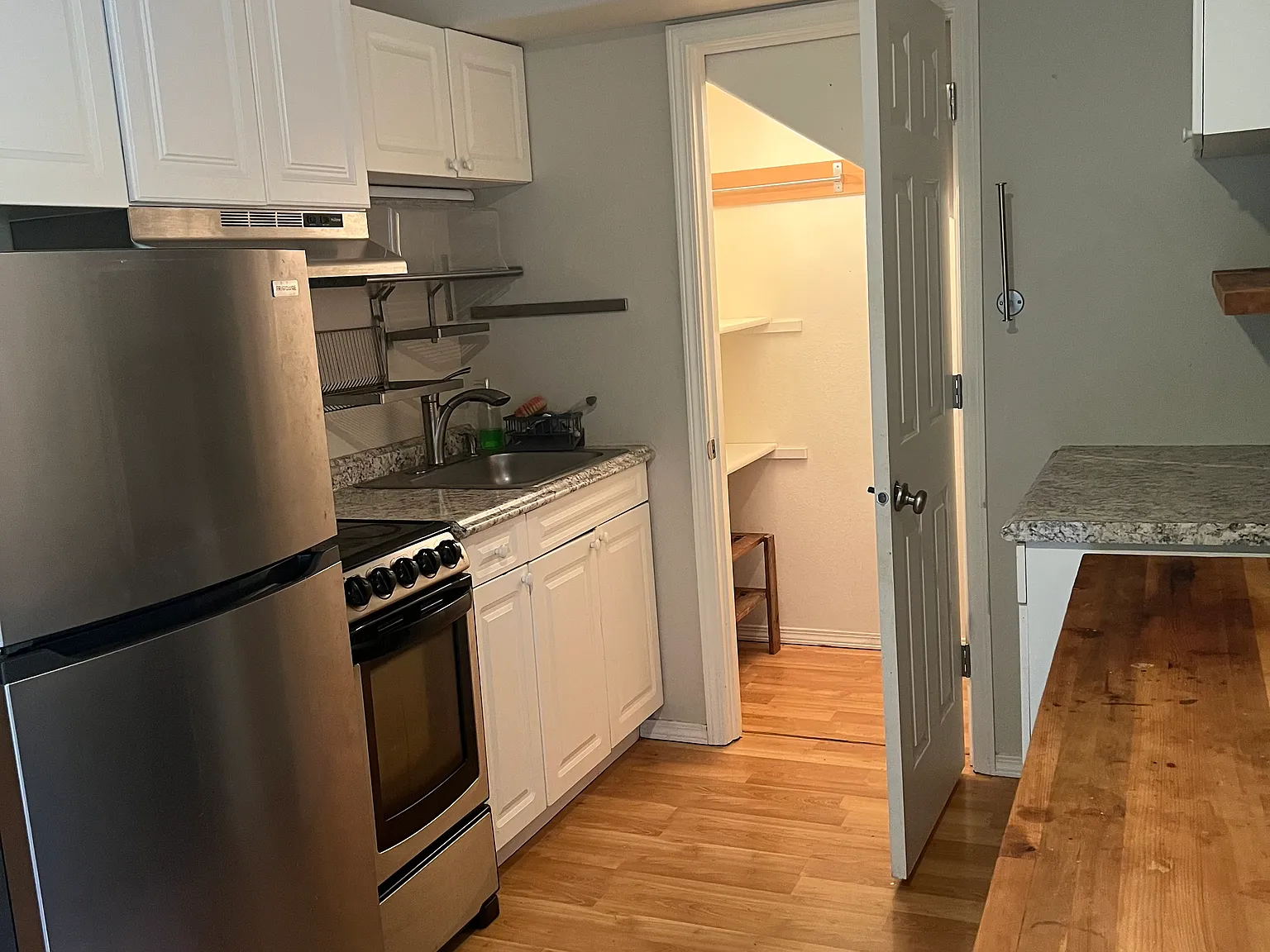 2 bed, 1000 sqft, $2,000 — Photo 3