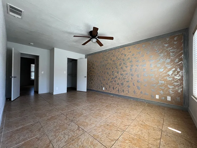 6247 Katella Ave — Photo 5