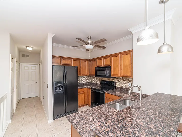 5143 Parsley Dr — Photo 9