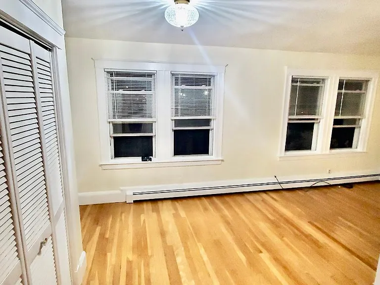 43 Eddie St #2R — Photo 2