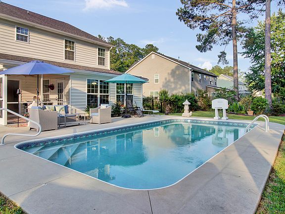 2nd image of 106 Hazeltine Bnd