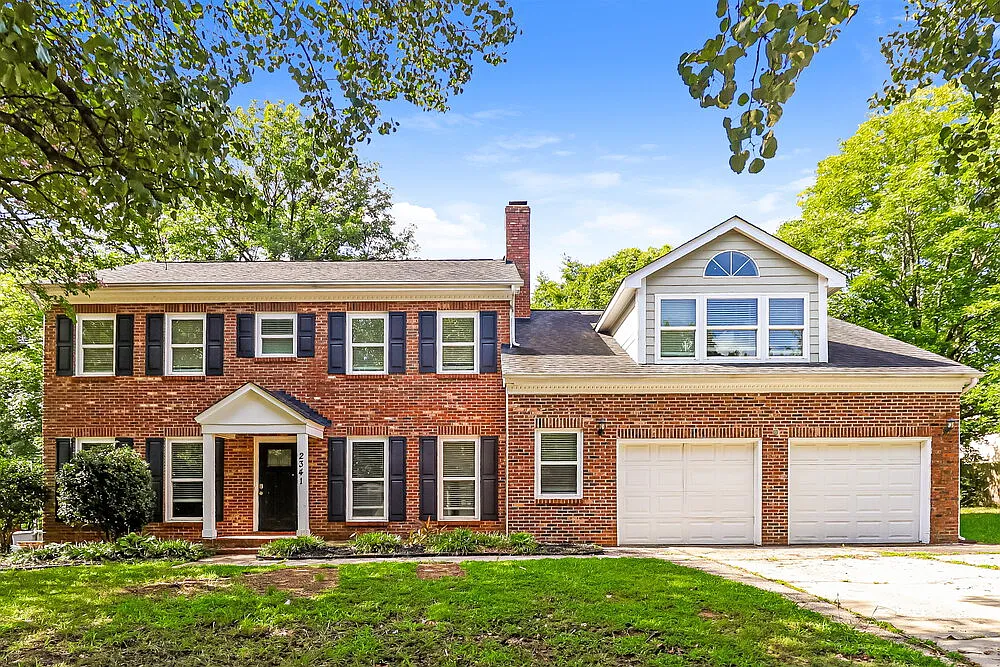 4 bed, 2.5 bath, 2580 sqft, $2,380 — Photo 1