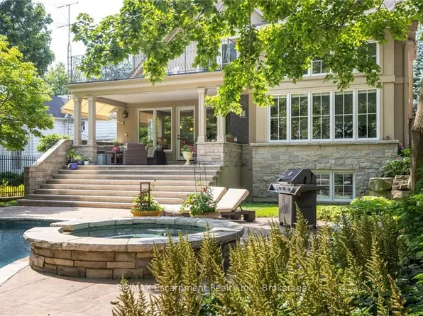 29 Howard Ave, Oakville, ON L6J 3Y2