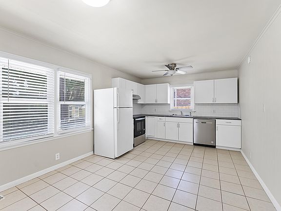 3rd image of 2808 Bardwell Rd