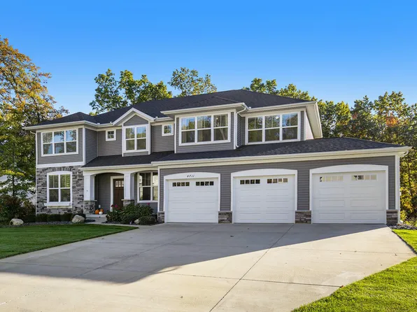 4711 Harbor View Dr, Grand Rapids, MI 49512