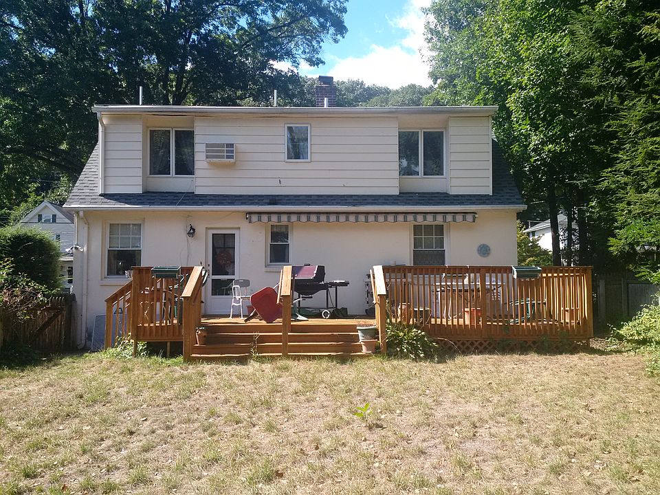 2nd image of 561 Cliff St