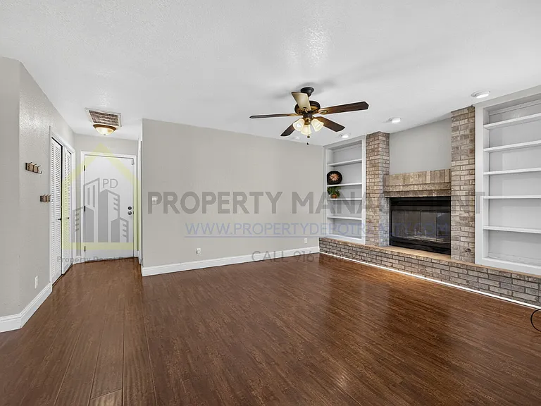 8779 Brittany Park Dr — Photo 22