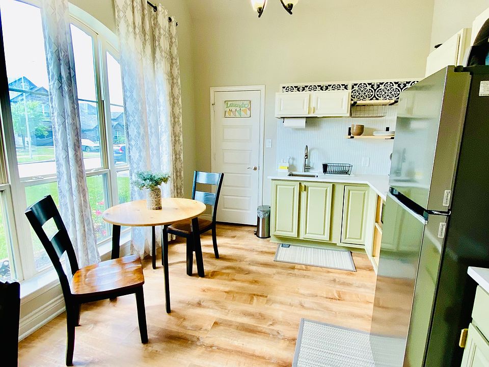 new kitchen with laundry closet,the flooring is newly installed too