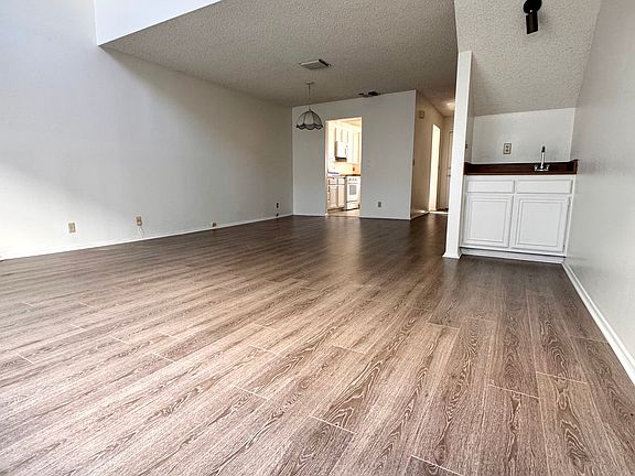 3rd image of 14468 Benefit St APT 3