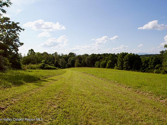 2nd image of 82 Turkey Hill Road