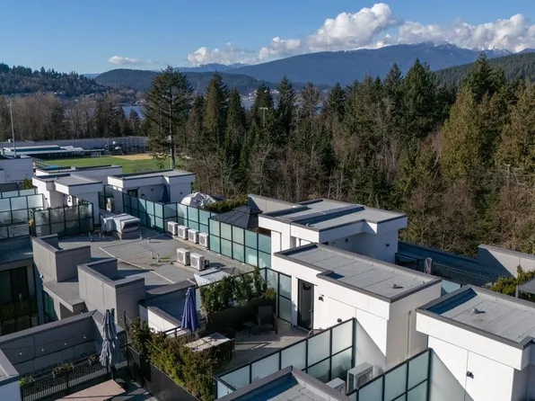 55 Klahanie Dr #607, Pt Moody, BC V3H 5K3