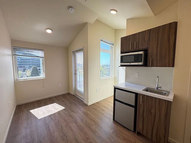 Plaza Apartments — Photo 107