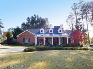 1421 Lakeview Dr, Fayetteville, NC 28305
