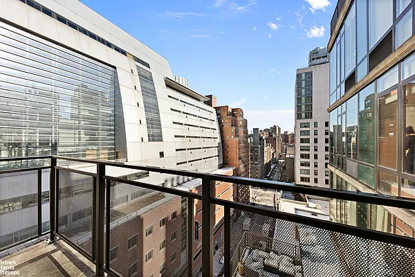 ST 41000403094_media_01.jpg