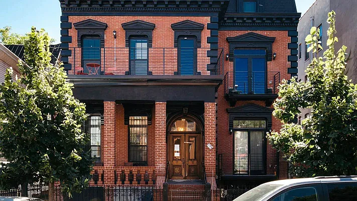 Rented by Nooklyn NYC LLC | media 12