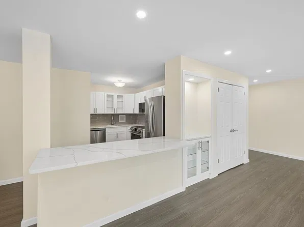 16626 Powells Cove Blvd APT 3D, Flushing, NY 11357