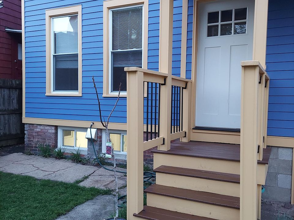 2. Private entrance