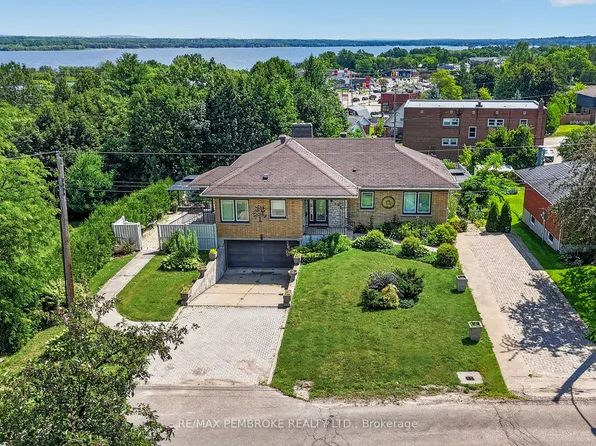 235 Broadview Dr, Pembroke, ON K8A 2A1