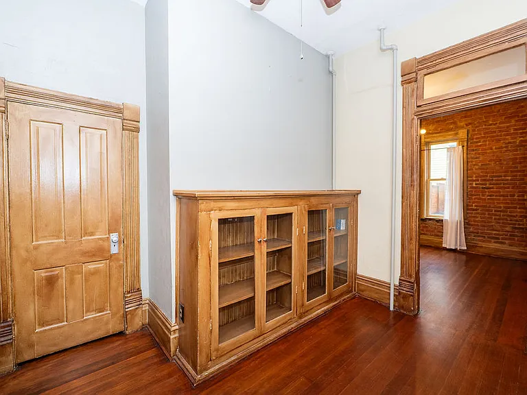 2660 Jefferson Ave — Photo 9