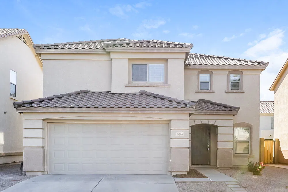 3 bed, 2.5 bath, 1566 sqft, $2,285 — Photo 1