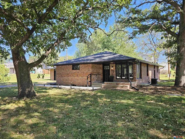 350 Madison St, Bennet, NE 68317