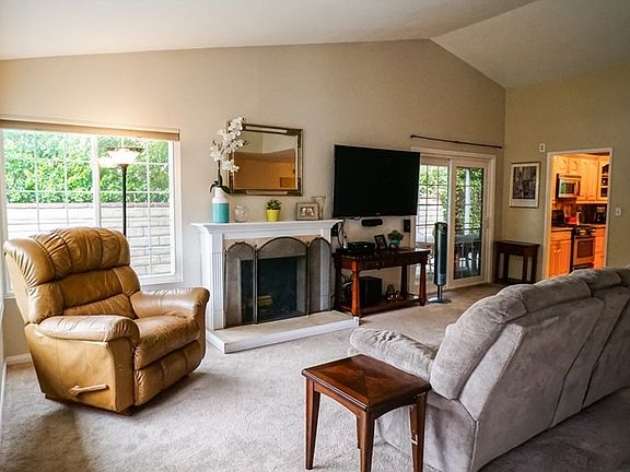 2nd image of 27437 Laurel Glen Cir