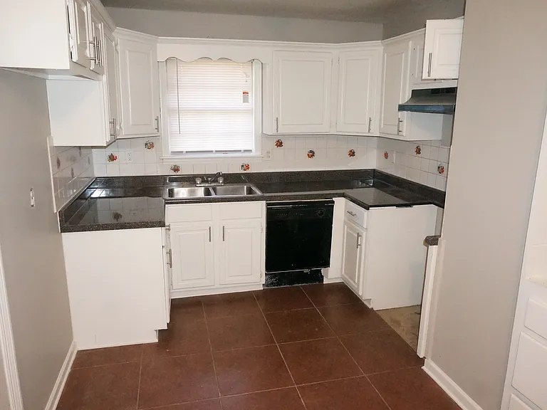 4696 Quintell Ave — Photo 9