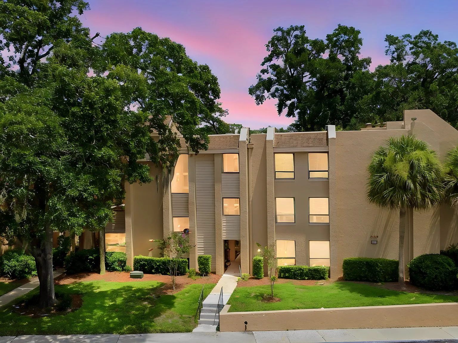 2 bed, 1319 sqft, $2,100 — Photo 3