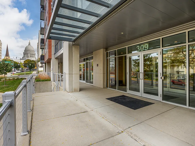 309 W Washington Ave #204 — Photo 18