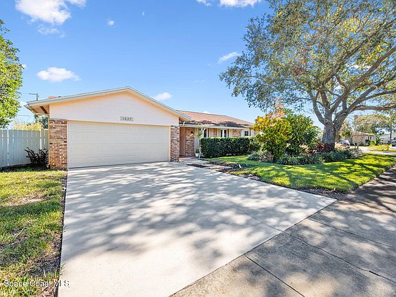 3rd image of 1637 Lema Dr
