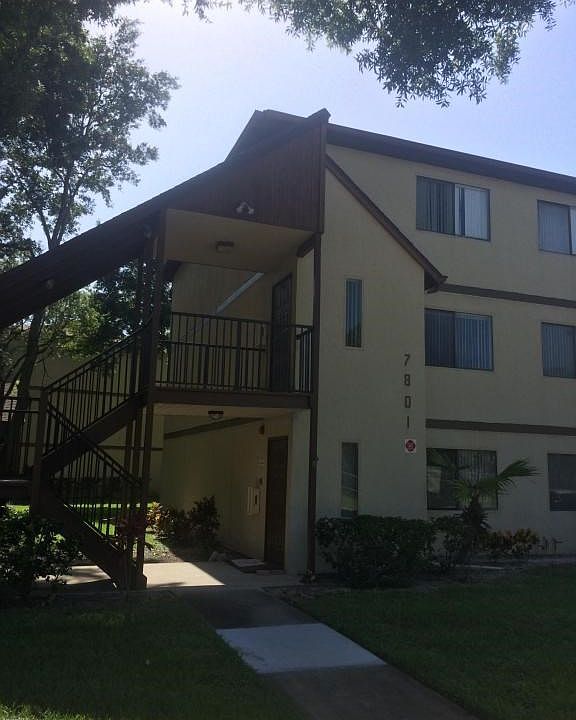 7801 maplewood 002