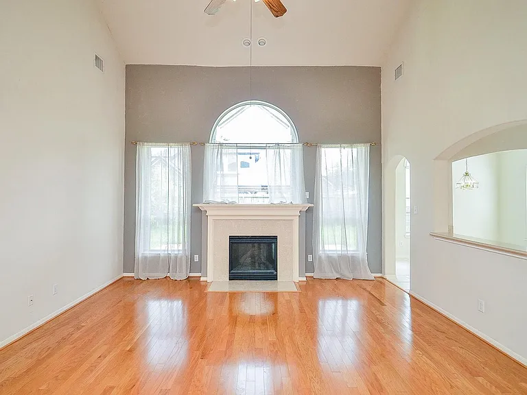 9403 Sundance Dr — Photo 4