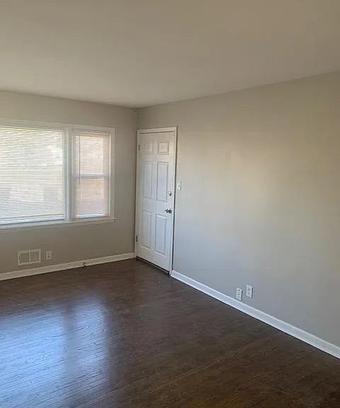 3323 E Grange Ave #2 — Photo 8