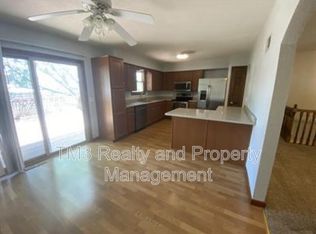 12725 S Raintree Dr, Olathe, KS 66062
