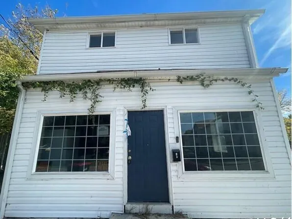 8 N 8th St, Newark, OH 43055