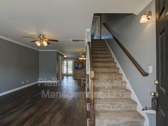 2nd image of 333 Sam Houston Cir