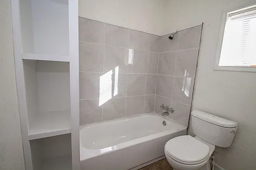 924 Saint James Photo 1