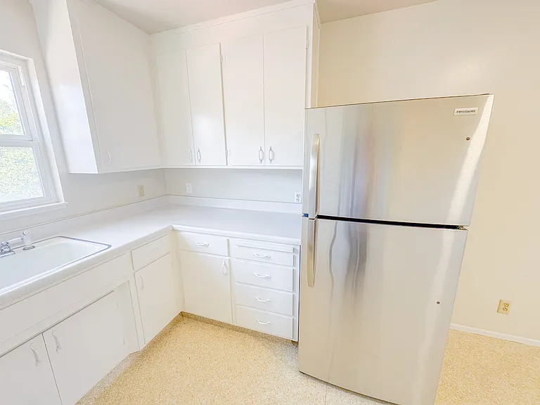 468 Acacia Ave — Photo 10