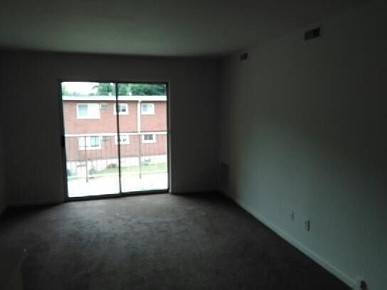 1st image of 162 Richardson Pl APT 7